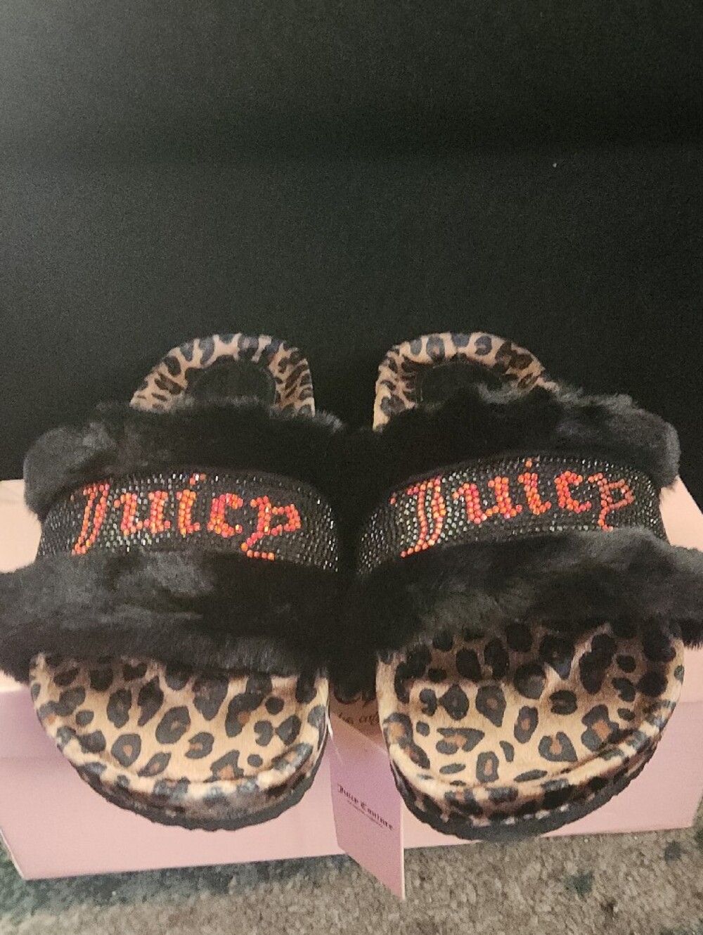 Juicy Couture Black Faux Fur Leopard Print Slide Sandals with Red Crystal Logo - Picture 2 of 4